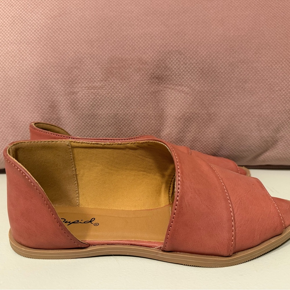Stylish Coral‎ Peep-Toe Flats